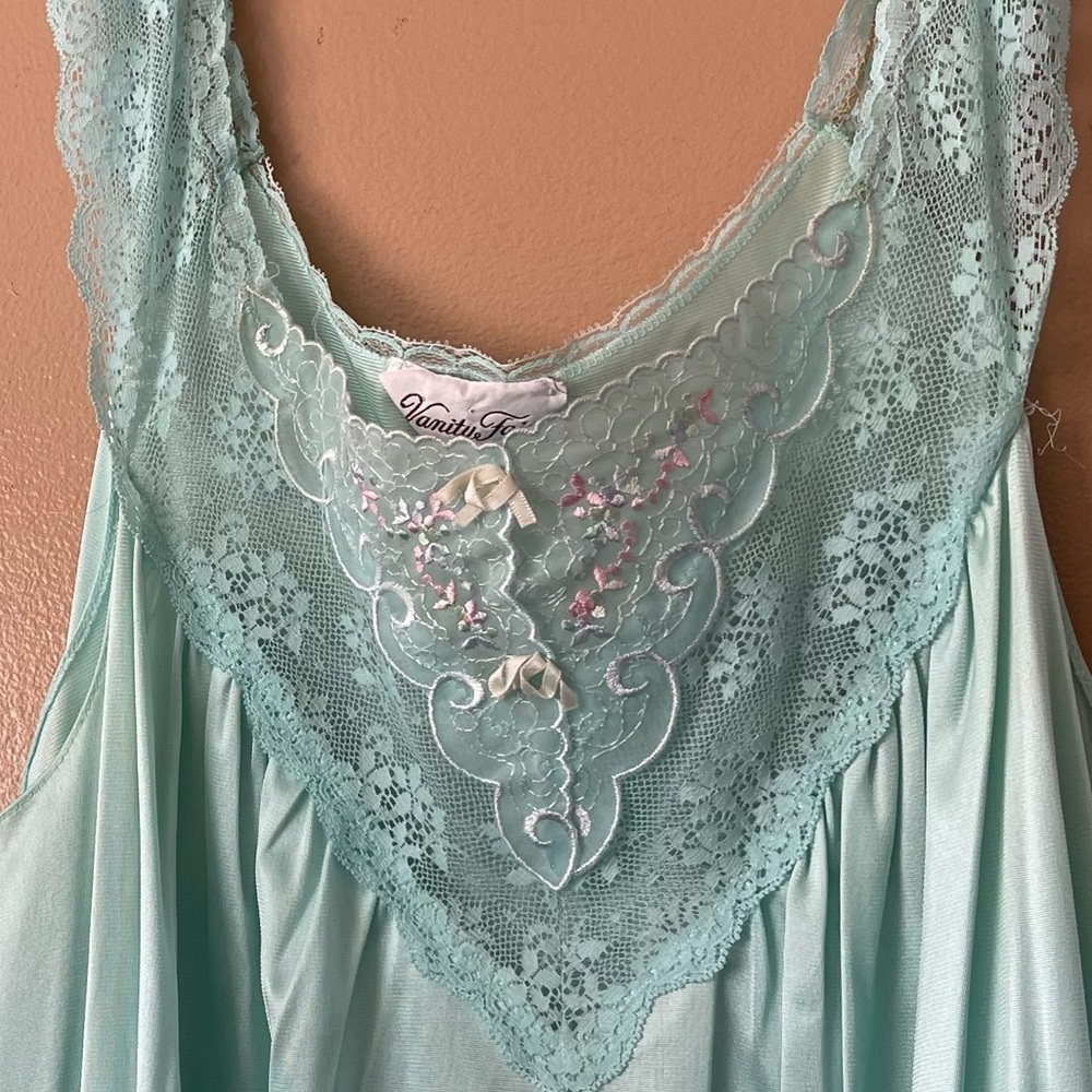 Vintage 1980s Vanity Fair blue Lace Nightgown MADE USA Size M - Picture 2 of 4